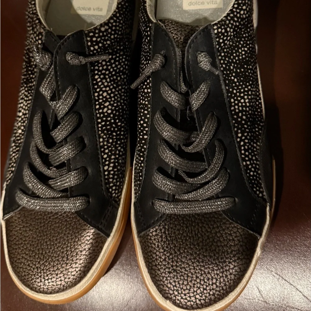 Dolce Vita Black and White Women's Sneakers - Picture 1 of 4